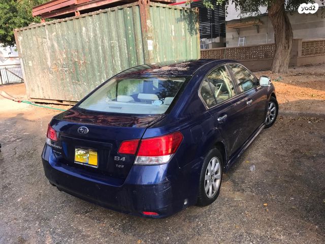 סובארו B4/לגאסי