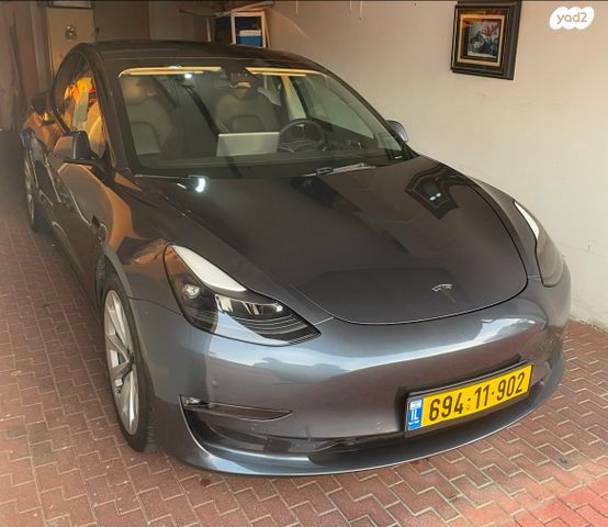 מודעת רכב טסלה מודל 3