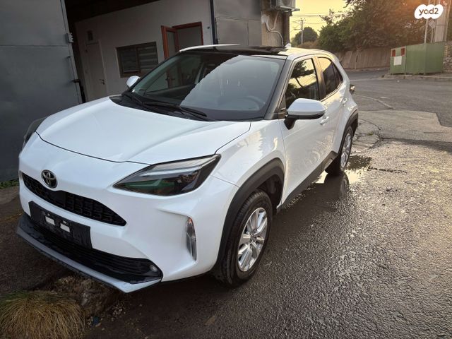 טויוטה יאריס קרוס