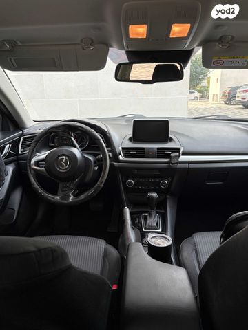 מודעת רכב מאזדה 3