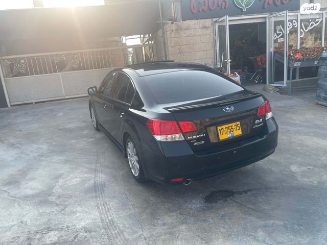 סובארו B4/לגאסי