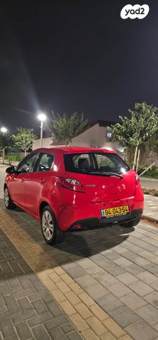 מודעת רכב מאזדה 2