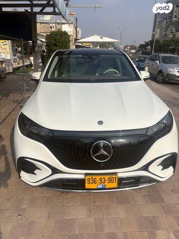 מודעת רכב מרצדס-בנץ EQE SUV