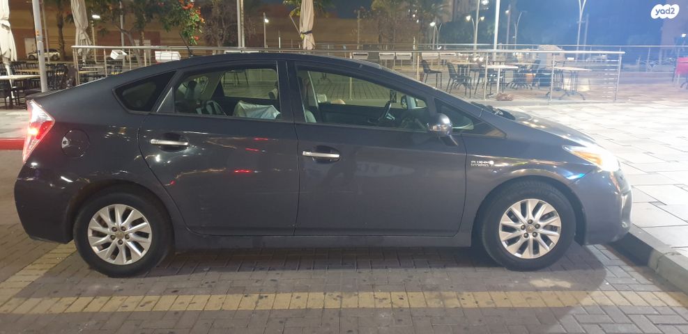 טויוטה פריוס