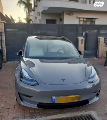 מודעת רכב טסלה מודל 3
