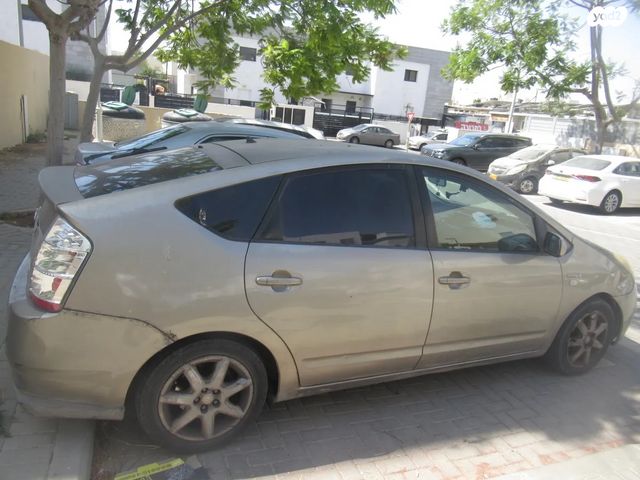 מודעת רכב טויוטה פריוס