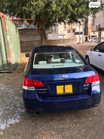סובארו B4/לגאסי