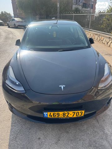 מודעת רכב טסלה מודל 3