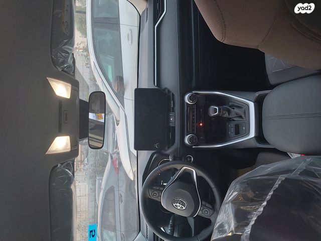 מודעת רכב טויוטה RAV4