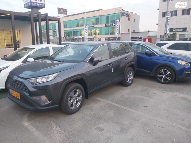 טויוטה RAV4