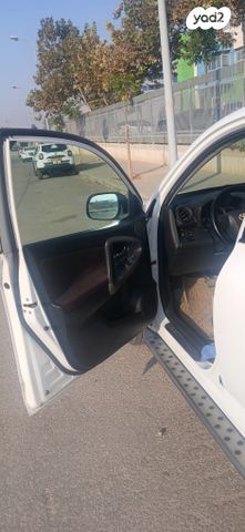 טויוטה RAV4