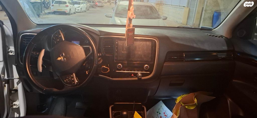 מיצובישי אאוטלנדר