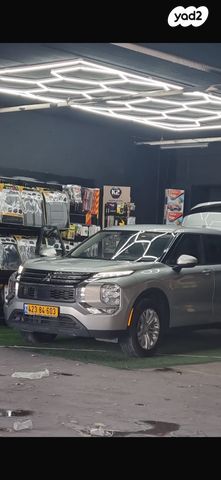 מיצובישי אאוטלנדר