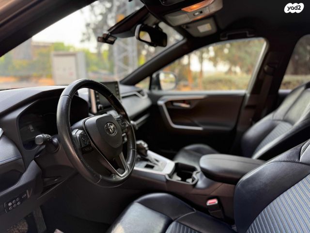 טויוטה RAV4