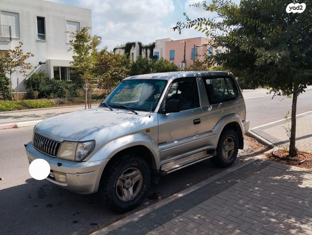 טויוטה לנד קרוזר