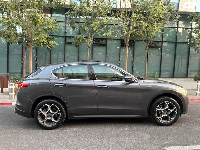 אלפא רומיאו סטלביו