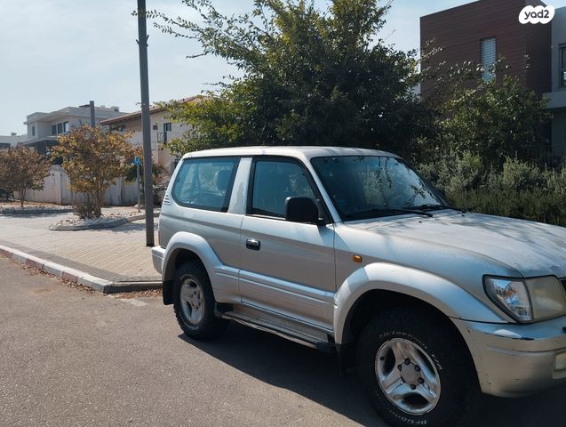 טויוטה לנד קרוזר