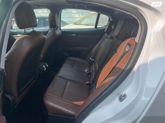 אלפא רומיאו סטלביו