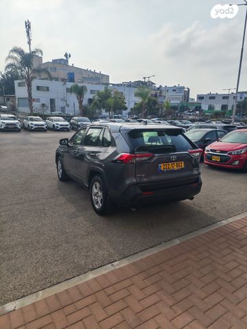טויוטה RAV4