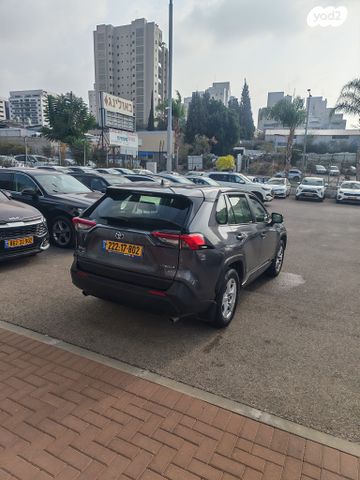 טויוטה RAV4