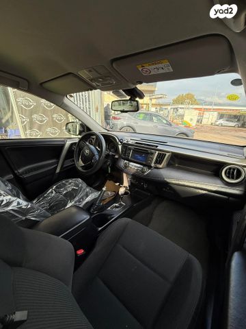 טויוטה RAV4
