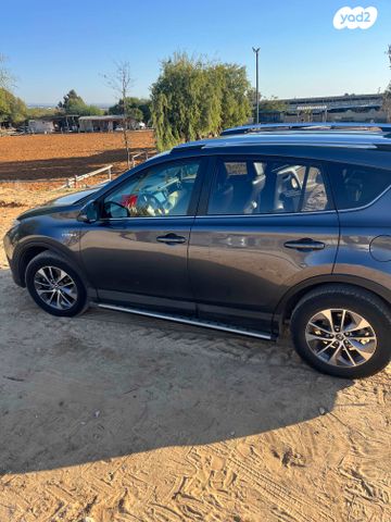 טויוטה RAV4