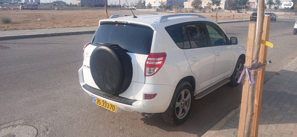 טויוטה RAV4