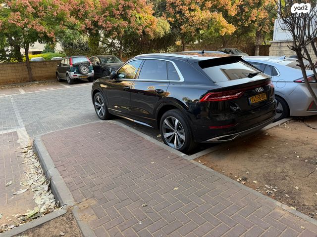 אאודי Q8