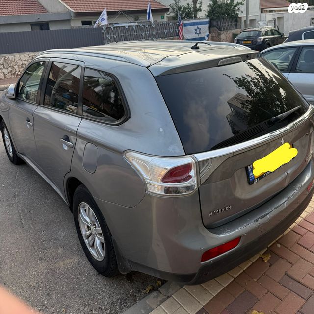 מיצובישי אאוטלנדר