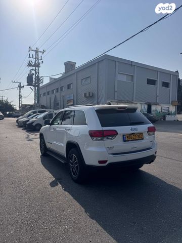 מודעת רכב ג'יפ גרנד צ'ירוקי