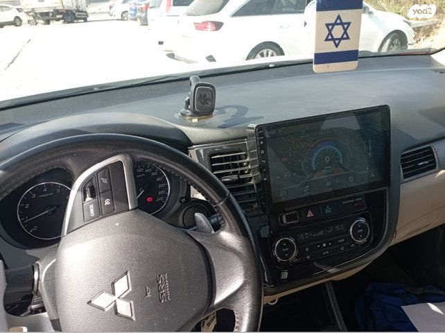 מיצובישי אאוטלנדר