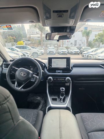 טויוטה RAV4