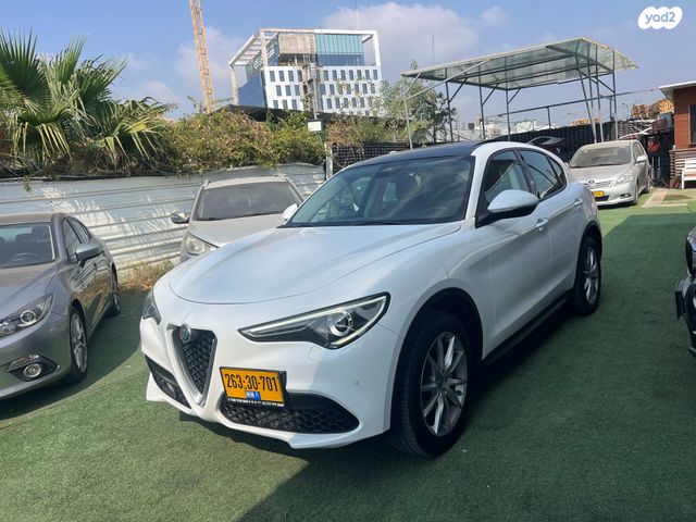 מודעת רכב אלפא רומיאו סטלביו