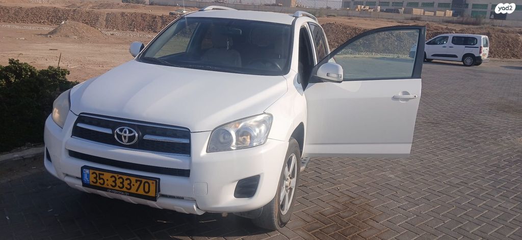 טויוטה RAV4