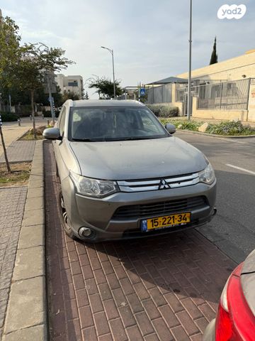 מיצובישי אאוטלנדר