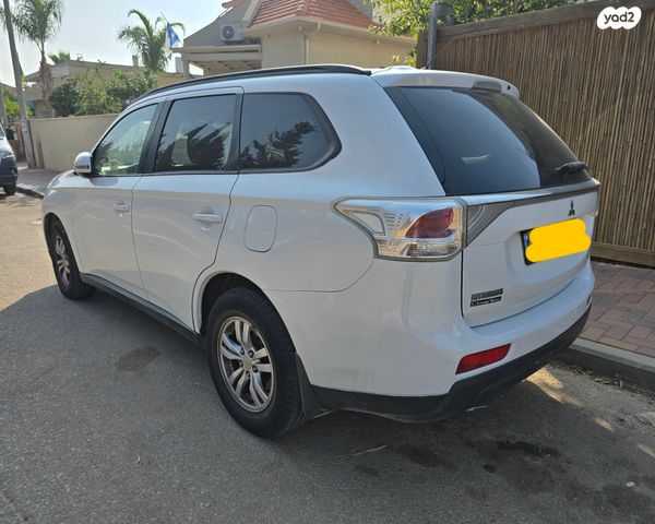 מיצובישי אאוטלנדר