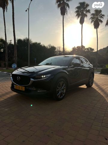 מודעת רכב מאזדה CX-30
