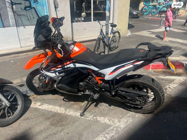 KTM Adventure 890R