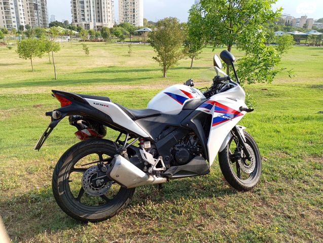 הונדה CBR125R