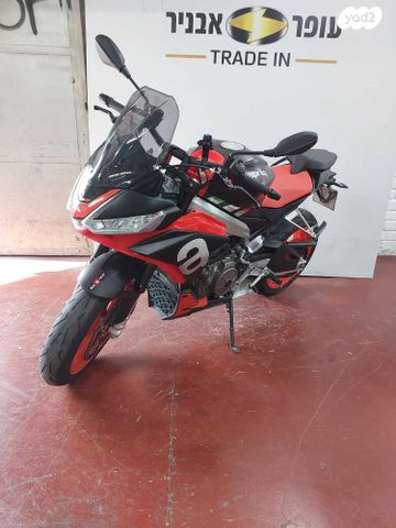 אפריליה טואונו 660