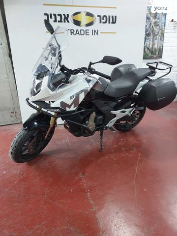 CF MOTO 650MT