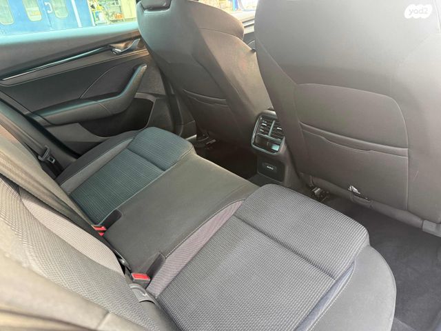 סקודה אוקטביה