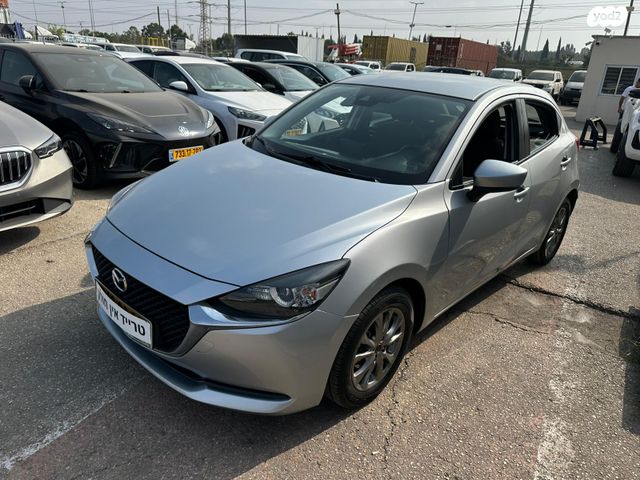 מודעת רכב מאזדה 2