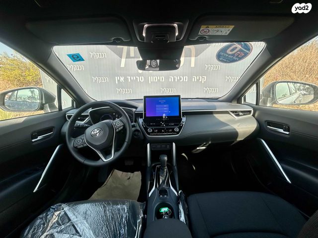 טויוטה קורולה קרוס