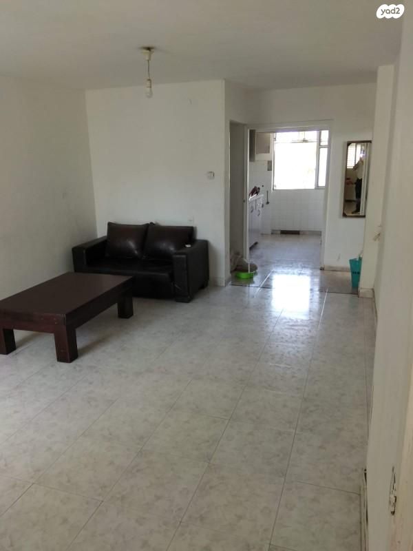 אפרים צור 13