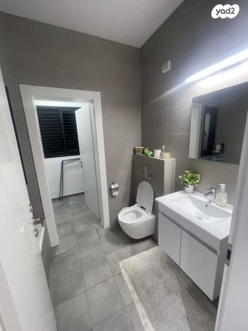 דירה, הרימון 69, הפרחים, קרית גת