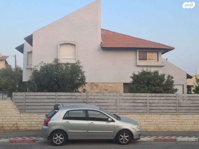 יצחק בן צבי 77