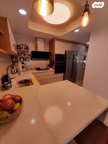 גג/ פנטהאוז, השקד 25, עין שרה, נהריה