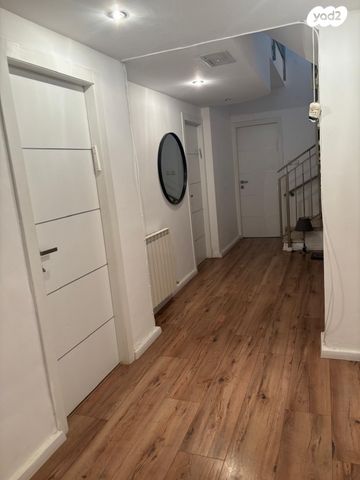 דירת גן, רינה ניקובה 6, פסגת זאב, ירושלים