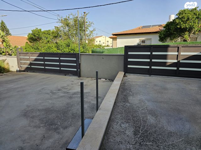 בית פרטי/ קוטג', יצחק שדה 23, מרכז עפולה עלית, עפולה